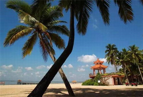 加盟一家亲快餐还有投资的价值吗，中式快餐有没有既靠谱加盟费又低的项目