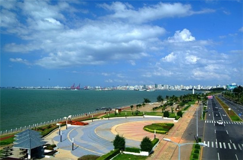 表白被拒的男人怎样挽回（表白被拒绝了还要继续追吗男生）